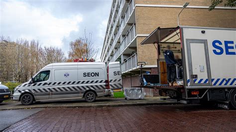 Veel politie bij overvallen Amstelveense flat: mogelijk sprake van 